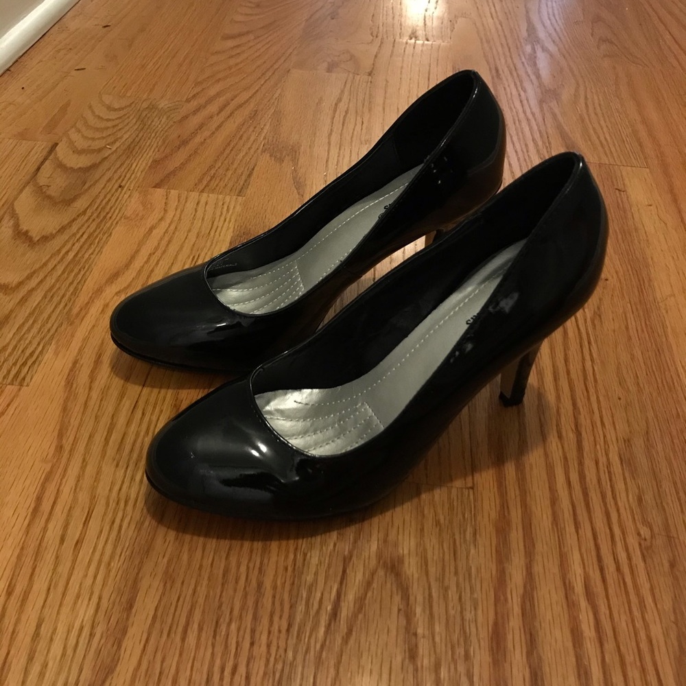 Black Pierre Dumas heels